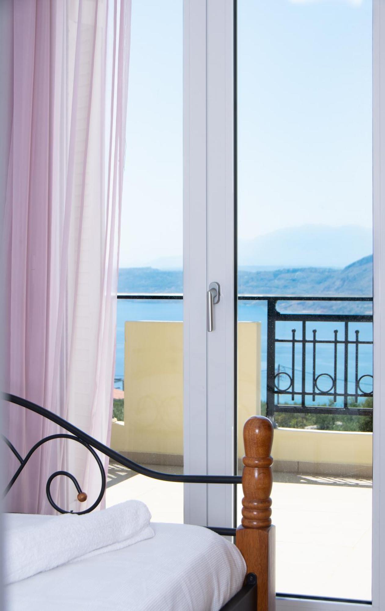 Souda Bay View With Private Pool Near Chania City Exterior foto